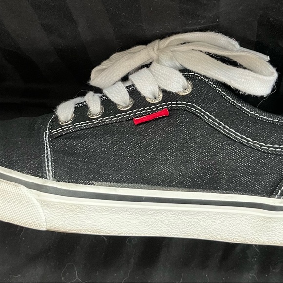 Levi’s dark rinse lace up sneaker size 6.5 US. - Picture 2 of 6